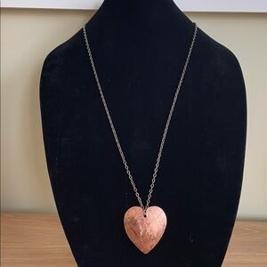 ARTISAN HAMMERED COPPER HEART PENDANT 30” Long Patina’d Chain Vintage Necklace